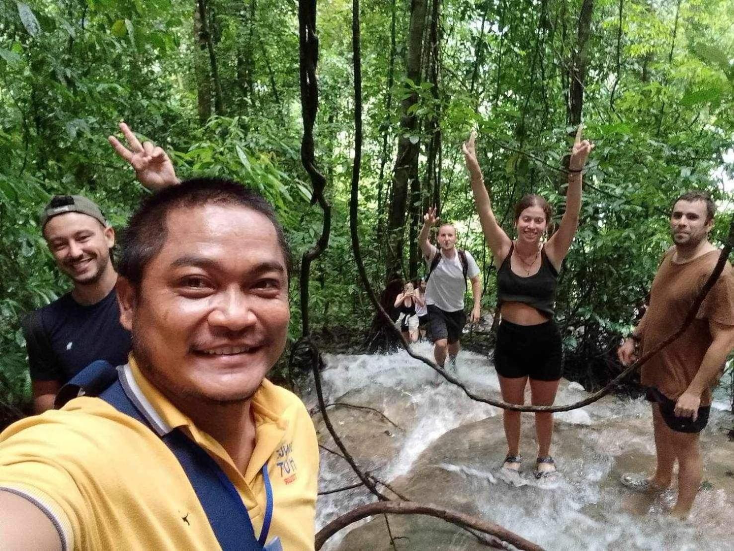 Отель The Liveliwoods Khao Sok National Park Экстерьер фото
