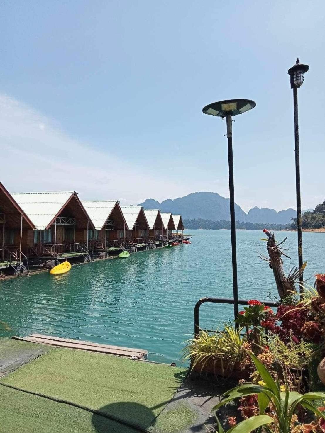 Отель The Liveliwoods Khao Sok National Park Экстерьер фото