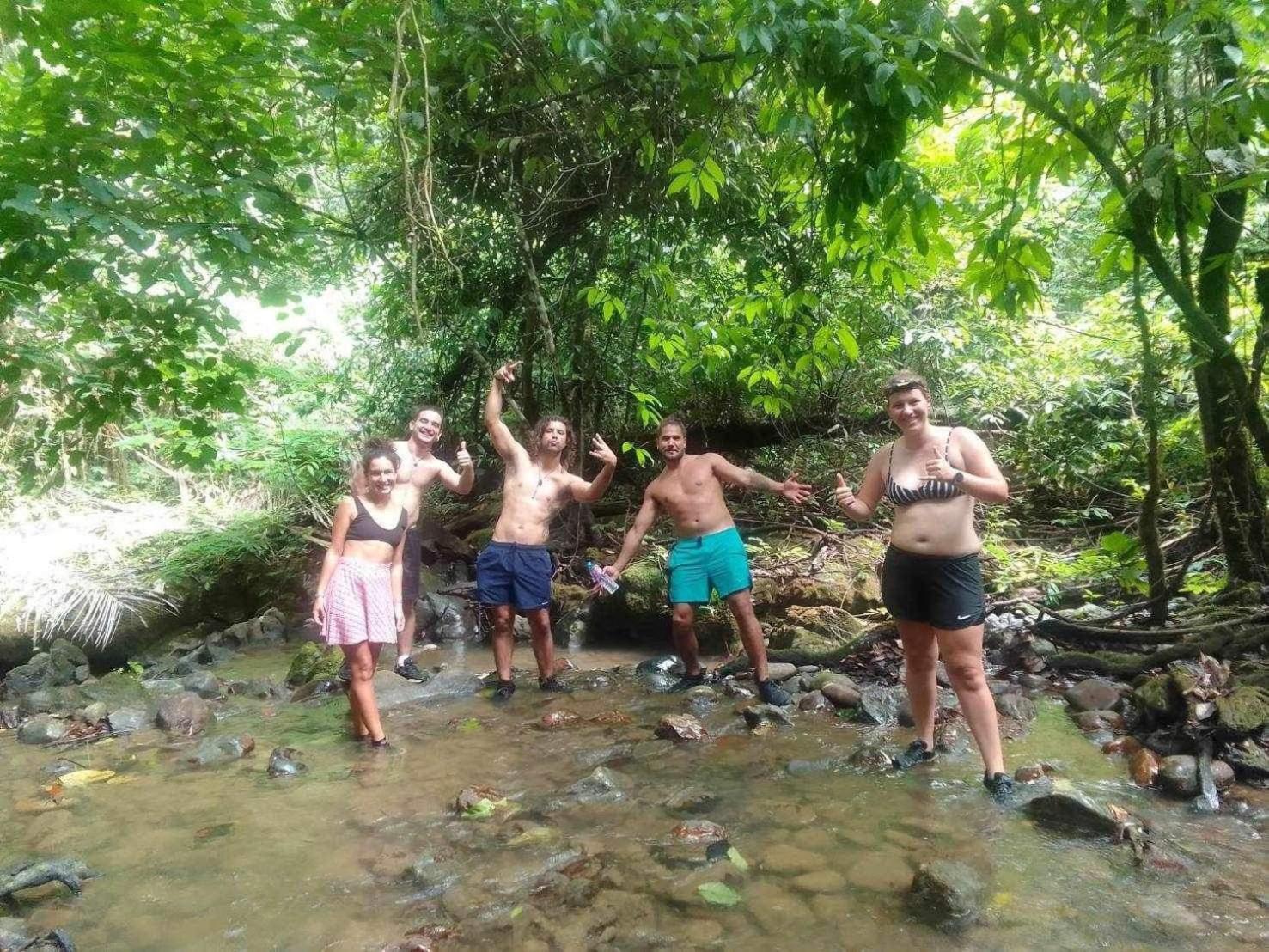 Отель The Liveliwoods Khao Sok National Park Экстерьер фото